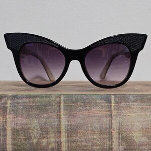 Equipment Audrey Cat-eye Sunglasses-  EQ-07-Audrey-002. Black. Case incl.